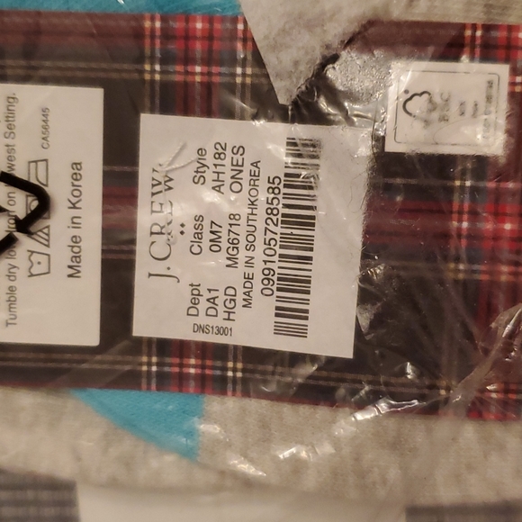 NWT & in packaging. Two pairs J. Crew Cotton holiday socks. Dogs on sleds. - Picture 4 of 10